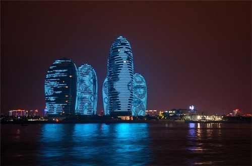 内战是什么游戏里的歌（内战歌词）